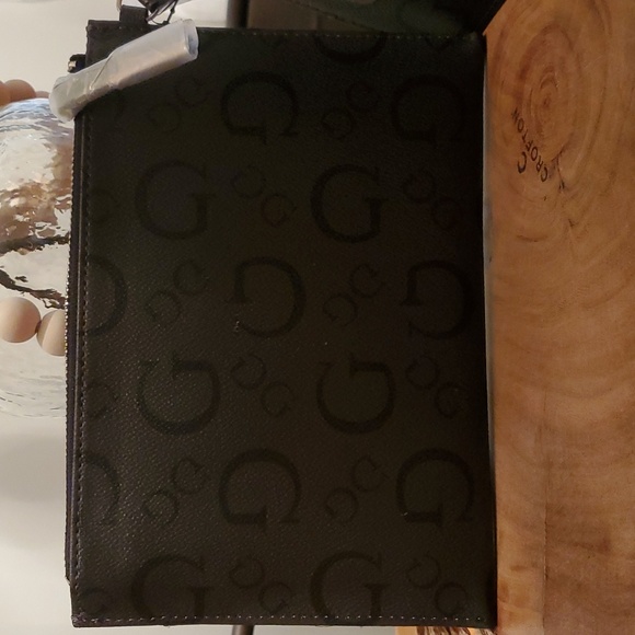 2 Piece Guess Wristlet Clutch Wallet in Coal Grey Black NWT - Picture 6 of 15